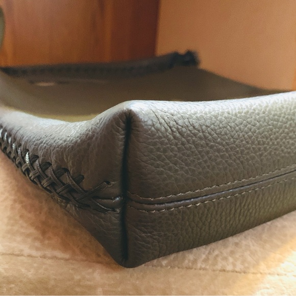 $490 Callista Crafts Iconic Slim Grained Leather Messenger / Crossbody Bag - Picture 6 of 16